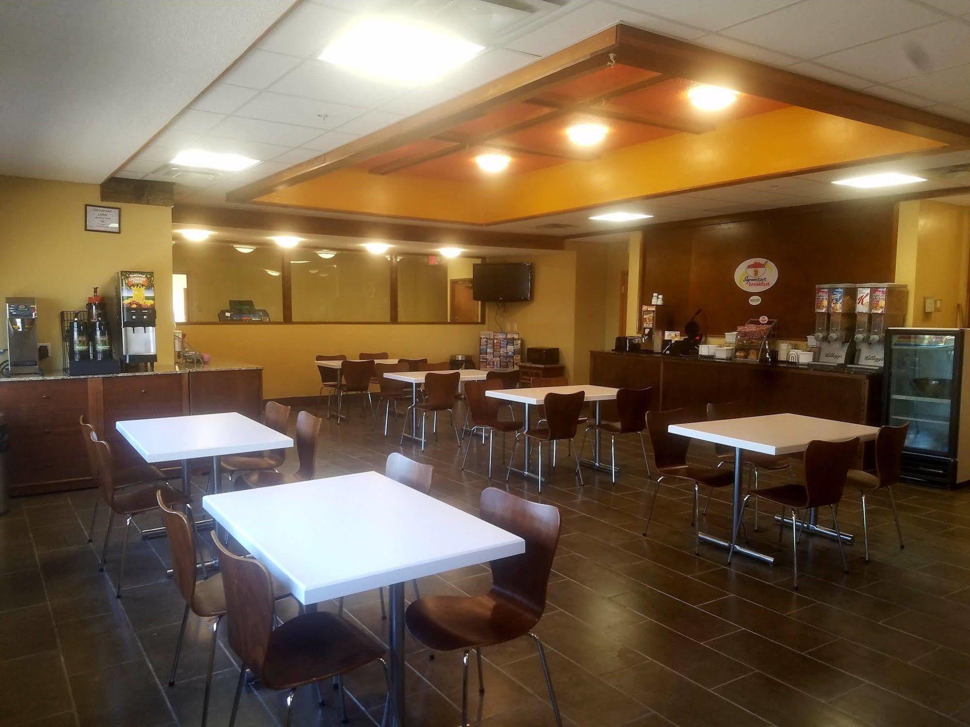 Super 8 By Wyndham Casper East/evansville Lodge *