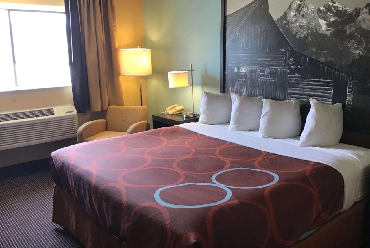 Super 8 By Wyndham Casper East/evansville Lodge